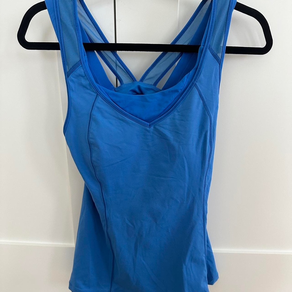 Lululemon tank top with built in bra